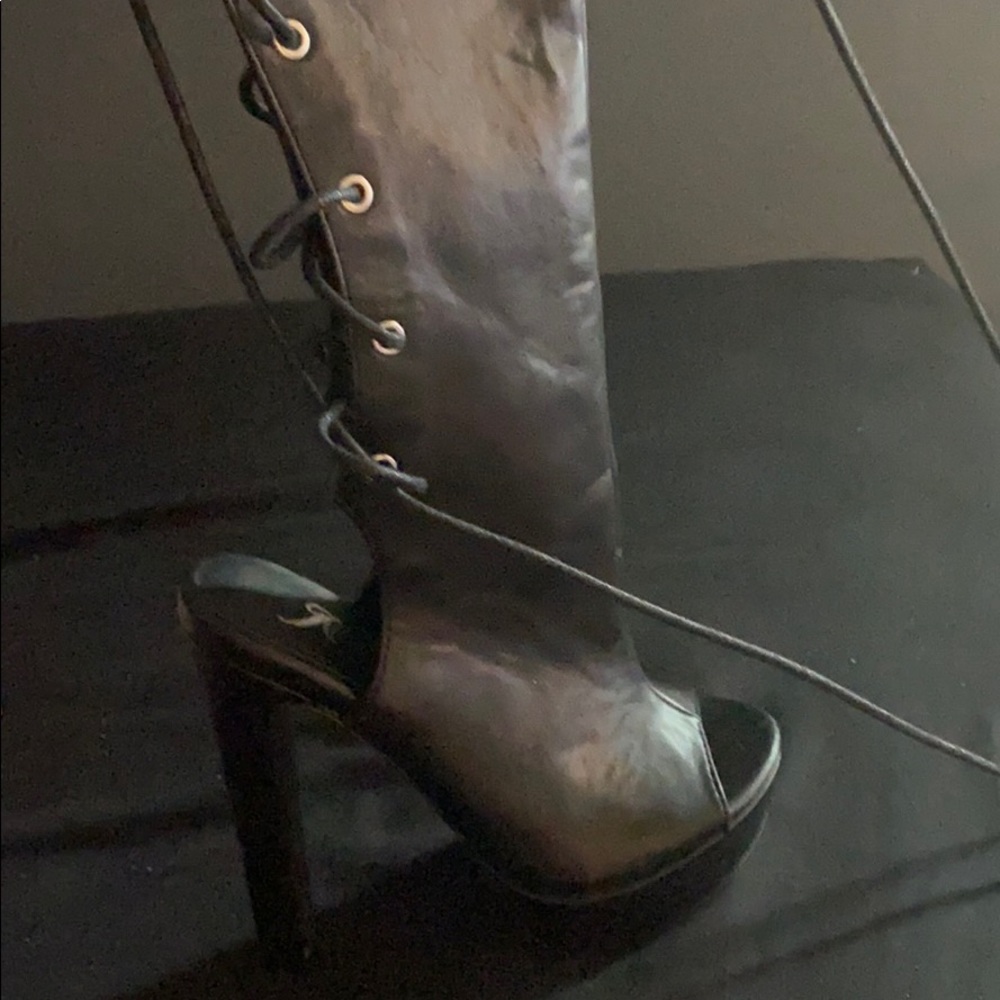 Open toe open heel Nelly Bernal Thigh High